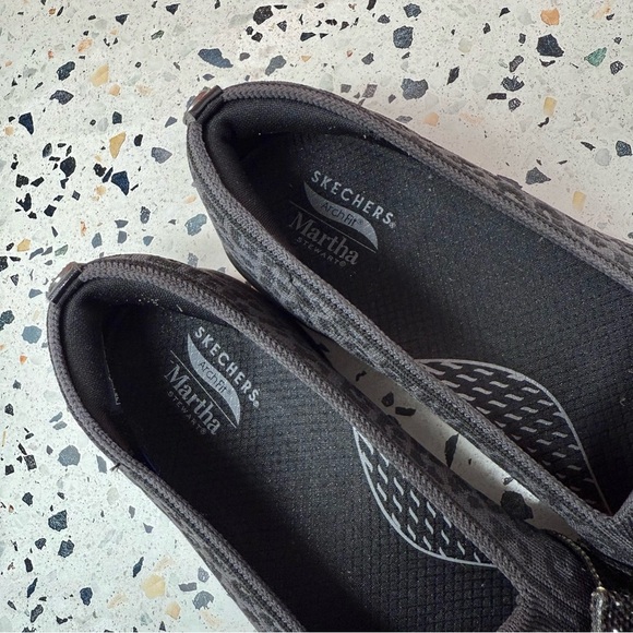 NEW Skechers Black Charcoal Leopard Bow Arch Fit Living Women’s Loafers Sz 10 - Picture 11 of 11